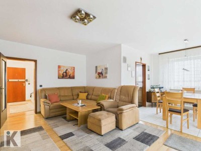 Großzügige, helle 3-Zimmer-Wohnung mit Südbalkon, Fernblick und eigener Garage