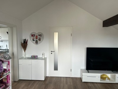 Moderne klimatisierte 3 Zimmer Dachgeschosswohnung