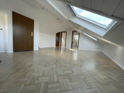 Sonnige ein Zimmer Dachgeschosswohnung in Bad Schwalbach