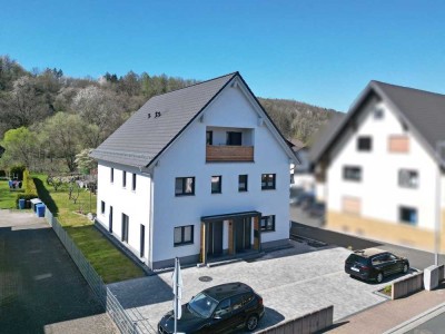 Neuwertiges 3-Familienhaus mit tollem Gartengrundstück!