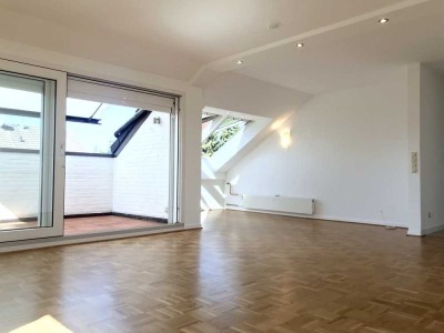 Helle, Traum-DG-Wohnung stadtnah & ruhig | Balkon, Garage, Keller, Küche