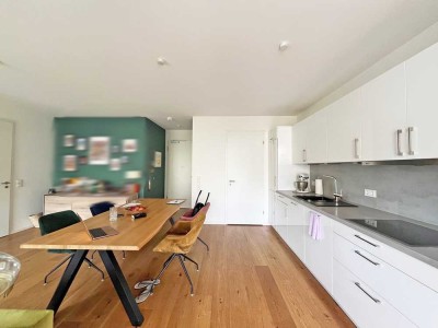 Zauberhaft schöne Komfort-Wohnung mit tollem Ambiente, EBK und TG, dicht Wilhelmsruher See!