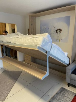 Exklusive, modernisierte 1-Zimmer-Hochparterre-Wohnung mit geh. Innenausstattung mit EBK