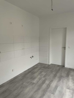 Helle 2-Zimmer Wohnung im 2. OG in Leverkusen-Opladen, Altbau-kernsaniert