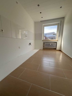 !!!Renovierte 3 Zimmer Wohnung mit Garten (35 qm) und Balkon ab sofort zu vermieten!!!