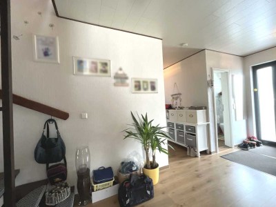 Einfamilienhaus (ca. 155 m²) mit Garten, Terrasse und Doppelgarage in Baunatal