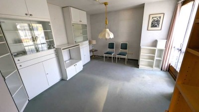 RESERVIERT - Teilmöblierte 1,5 Zimmer DG-Wohnung mit Küche und Balkonterrasse in Versbach