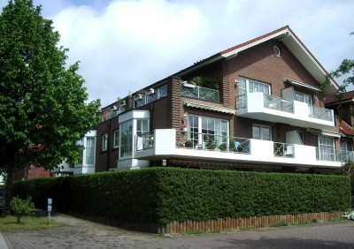 Wohnen am Schlosspark!  Sanierte 2 Zimmer-Wohnung mit Terrasse - Zeitlich befristet!