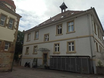 Helle, offen geschnittene 4-Zimmer DG-Wohnung in Bretten OT Neibsheim