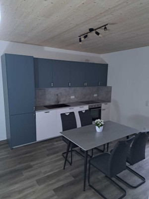 1350 € - 92m² - 4.0 Zi.
Neubau 
Für Studenten WG geeignet.
Homeoffice geeignet
3 Zimmer mit ca. 14qm