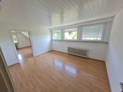 4-Zimmer DG-Wohnung, Altbau, Balkon, EBK, großer Garten in Steinenbronn