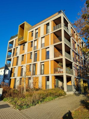 Moderne 3-Zimmer-Wohnung mit Loggia und Einbauküche mit TG-Stellplatz