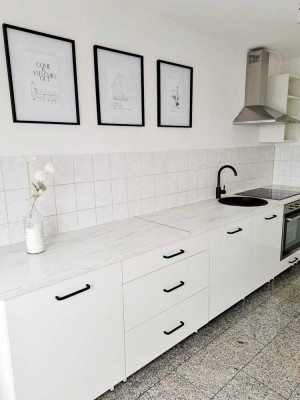 Gehobene 1 Zimmer Wohnung inkl. Einbauküche und optional 2 Tiefgaragenstellplätze