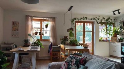Helle 2-Zimmer-Wohnung mit Balkon in Kolbermoor