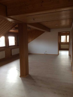 DG-Wohnung mit zwei Zimmern und EBK in Affalterbach