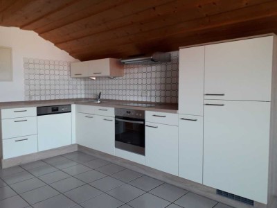 Schöne, sehr helle 2,5-Zimmer Dachgeschoss-Whg