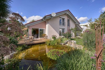 Gemütliches Einfamilienhaus mit wunderschönem Garten