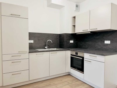 Hannover Kronsrode Neubau: Einbauküche, Süd-Balkon, Fußbodenheizung, Lift, Tiefgarage, Keller etc.
