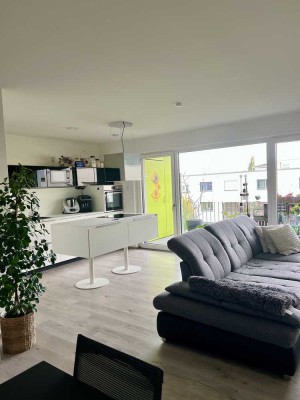 Helle 2-Zimmer-Wohnung mit großem Balkon und Tiefgaragenstellplatz in Offenburg (Südoststadt)