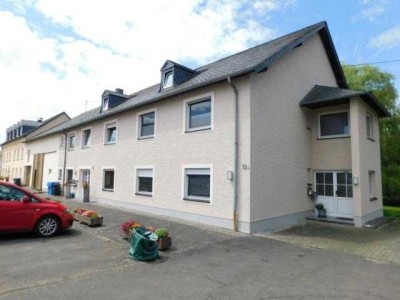 Scharfbillig / Eifel - gesucht,gefunden,gemietet - 3 Zimmer Kü/Bad auf 98 qm, incl. Küche und PKW...