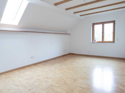 Große Wohnung mit Balkon und Garage - Frei ab 01.11.2024