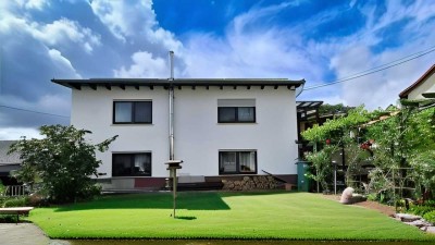 Zwei Wohnhäuser (DHH und EFH) – Ideal für Familie & Handwerker