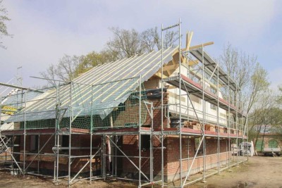 Neubau - Doppelhaushälfte mit Garten in guter Lage - Provisionsfrei !