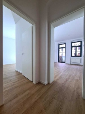 *modernisierte Terrassenwohnung mit Einbauküche*