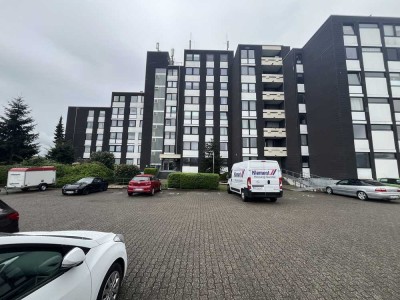 Attraktive 4-Zimmer-Wohnung mit Loggia und EBK