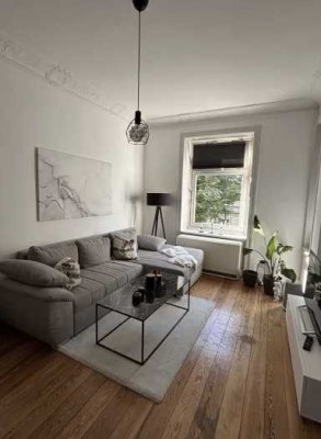 Zwischenmiete: Charmante und möblierte 2-Zimmer Altbauwohnung in Winterhude (01.11.25.-31.03.26)