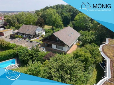 Elegantes Einfamilienhaus mit Einliegerwohnung, Garage, Stellplatz u. großem Garten in Böblingen
