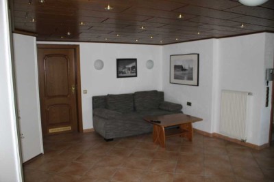 Möblierte 1-Zimmer-Einliegerwohnung mit Terrasse in Erdmannhausen