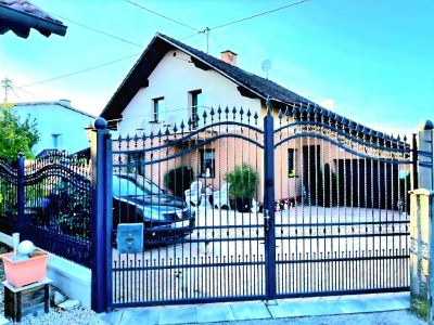 Haus zum verkaufen in Altheim 4950 mit großem Pool und schönen Garten