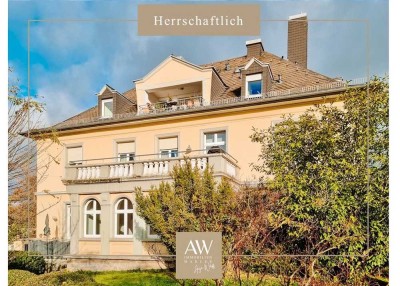 ***Herrschaftlich*** Top sanierte Erdgeschosswohnung mit Balkon + Garage in Premiumlage. Denkmal.
