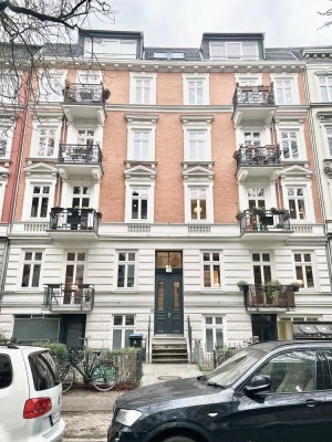 Von Privat: 4-Zimmer-Jugendstil-Wohnung mit Balkon in Hamburg-Eimsbüttel