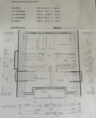 Freundliche und sanierte 4-Zimmer-Dachgeschosswohnung mit Einbauküche und großen Balkon