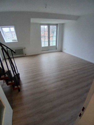 Renovierte 3-Zimmer Maisonette-Wohnung in HH-Schnelsen