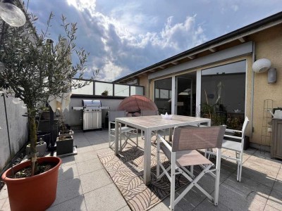 Nachmieter gesucht ab 01.08.2025 – Traumwohnung mit Dachterrasse an der Außenalster