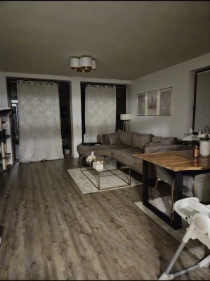 Helle 2 Zimner-Wohnung mit großem Balkon in ruhiger Lage Nachmieter zum 01.07 gesucht