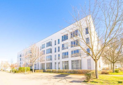 Attraktive 2-RW im 2. OG* frisch renoviert* Tageslichtbad m. Dusche*  zentral* TG-SP* grüne Wohnlage