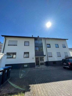 In Riederich: Gepflegte Wohnung mit zweieinhalb Zimmern und Balkon