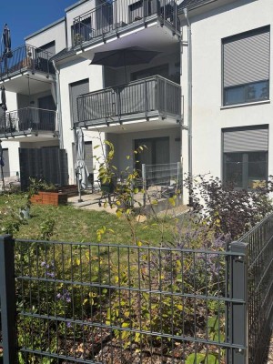 Moderne, helle Dachgeschosswohnung mit Blick ins Grüne