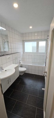 Exklusive Hochparterre-Wohnung mit Balkon in Roßdorf