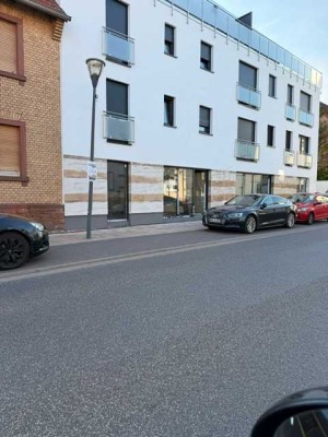 Helle 3-Zimmer Wohnung mit Aufzug und Garage in Langenselbold