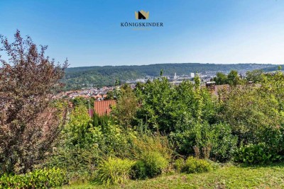 Einfamilienhaus mit großer Einliegerwohnung, Panoramablick, sonnigem Grundstück & Garage