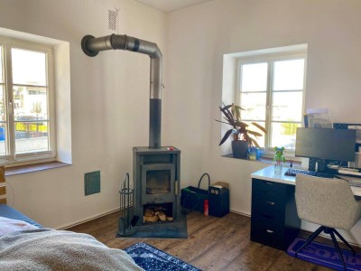 Stylische 2stöckige Zwei-Zimmerwohnung in wunderschön renoviertem Stadthaus