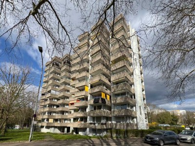 Split-Level-Traum mit Blick ins Grüne – 5-Zimmer-Eigentumswohnung mit 5 Balkonen am Moosweiher!