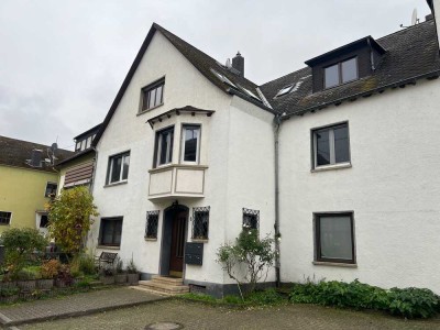 Große Wohnung in Rheinnähe mit Küche und Stellplatz!