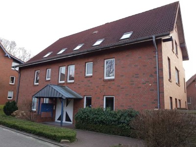 Helle 4 Zimmer Wohnung mit Balkon in Edendorf (neue Küche!)