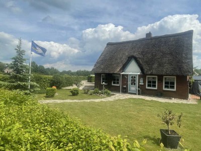 -Provisionsfrei-Schönes, gemütliches Reetdachhaus